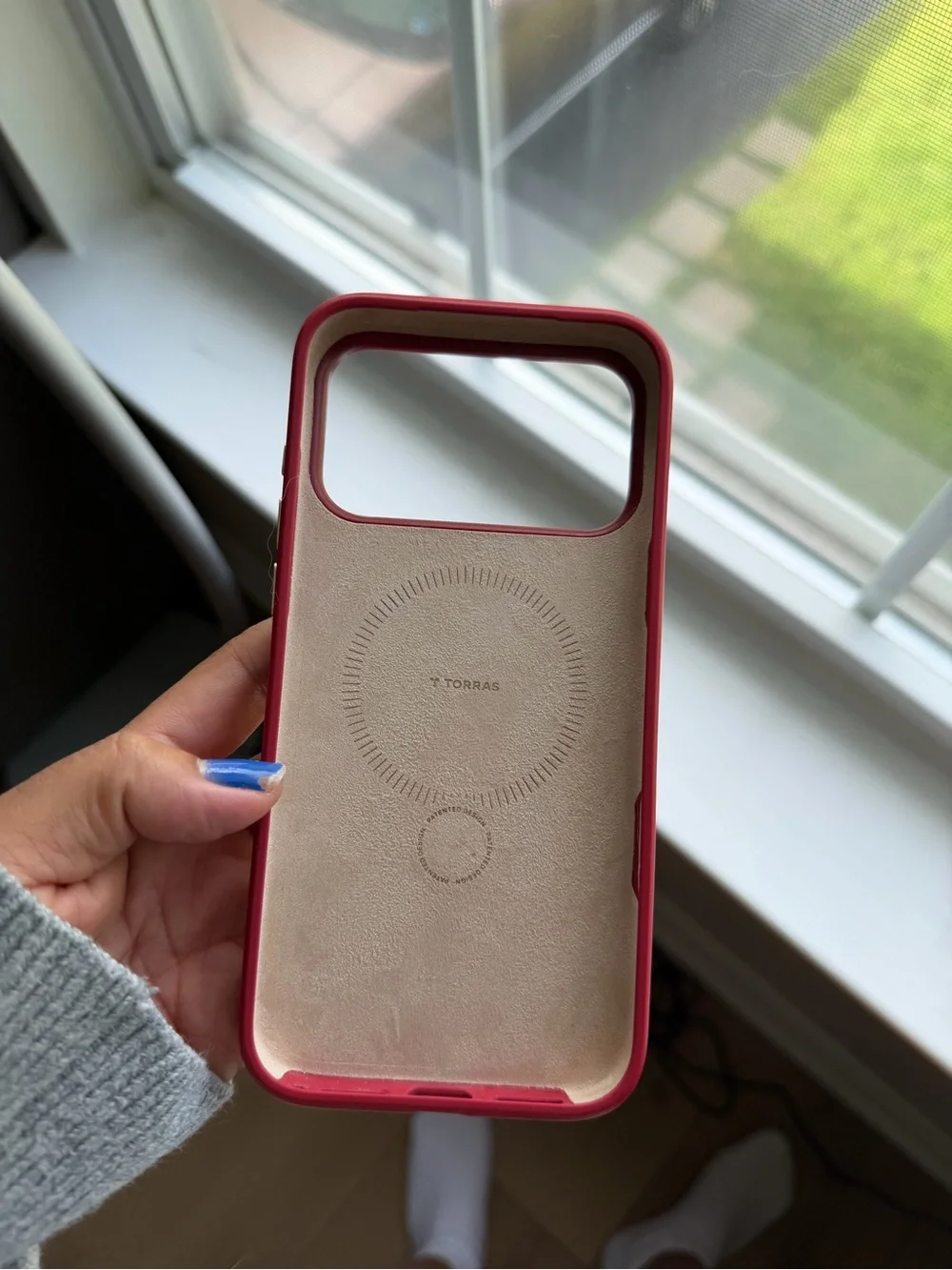 Red iPhone 17 pro max case with ring kickstand